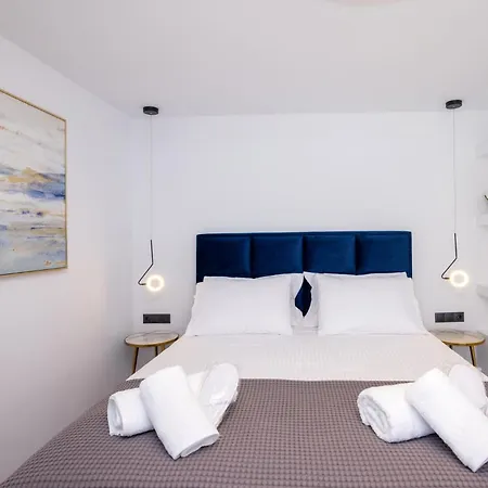 Willa Tinian Sunset Istérnia